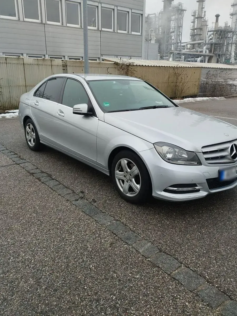 Gebraucht Mercedes C180 Avantgarde 156 PS (114 kW) 2012 Silber Limousine