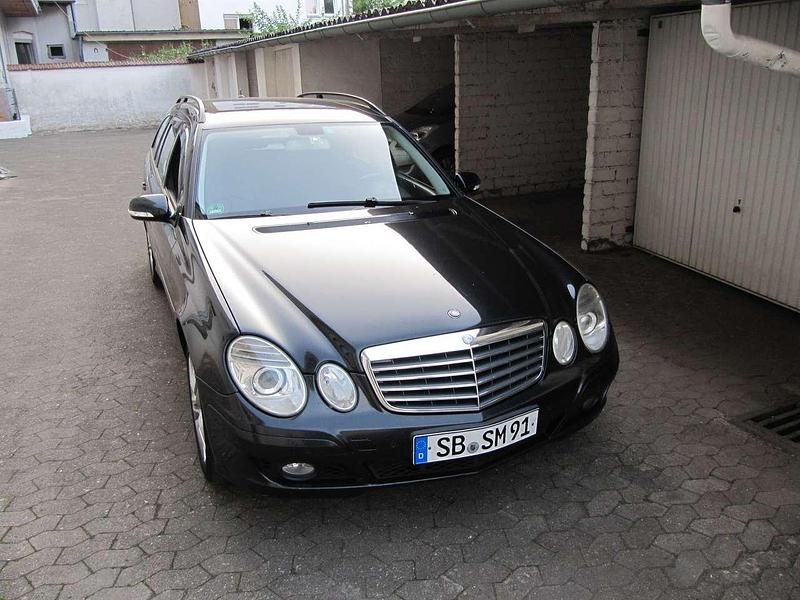 Blau Gebraucht 2007 Mercedes E220 Avantgarde Kombi | 4.300 € (Fairer Preis) - Bild 1/4