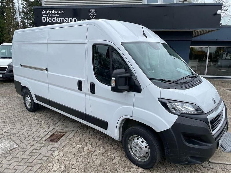 Gebraucht Peugeot Boxer 165 PS (121 kW) 2023 Weiß Van