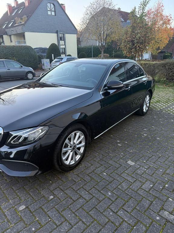 Gebraucht Mercedes E200 150 PS (110 kW) 2019 Schwarz Limousine