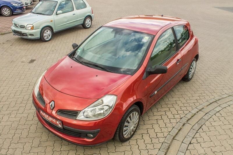 Rot Gebraucht 2005 Renault Clio II Authentique Kleinwagen | 699 € (Fairer Preis) - Bild 1/4