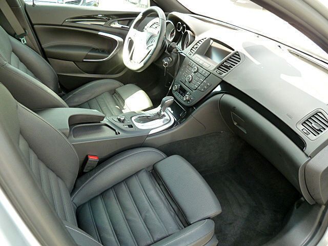 Gebraucht Opel Insignia OPC 194 PS (142 kW) 2013 Silber metallic Kombi