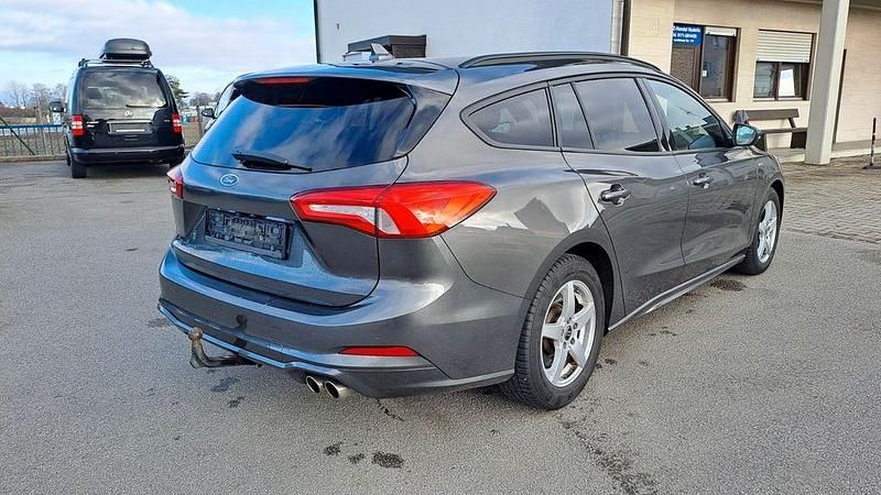 Gebraucht Ford Focus ST-Line 150 PS (110 kW) 2020 Grau Limousine