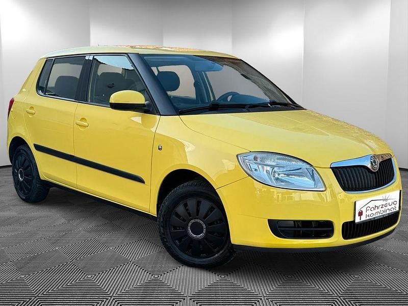 Gebraucht Skoda Fabia Style 60 PS (44 kW) 2010 Gelb Limousine
