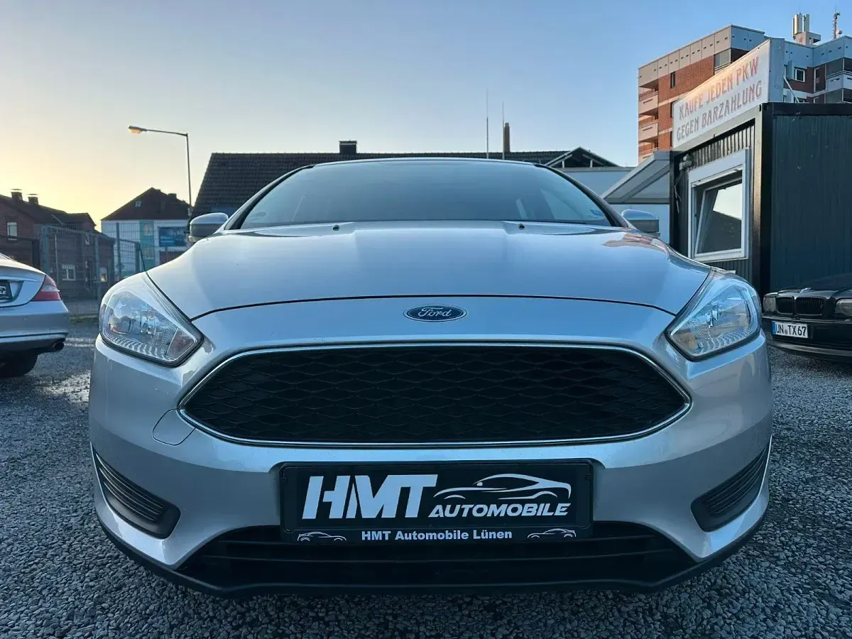 Gebraucht Ford Focus Trend 120 PS (88 kW) 2017 Silber Kombi