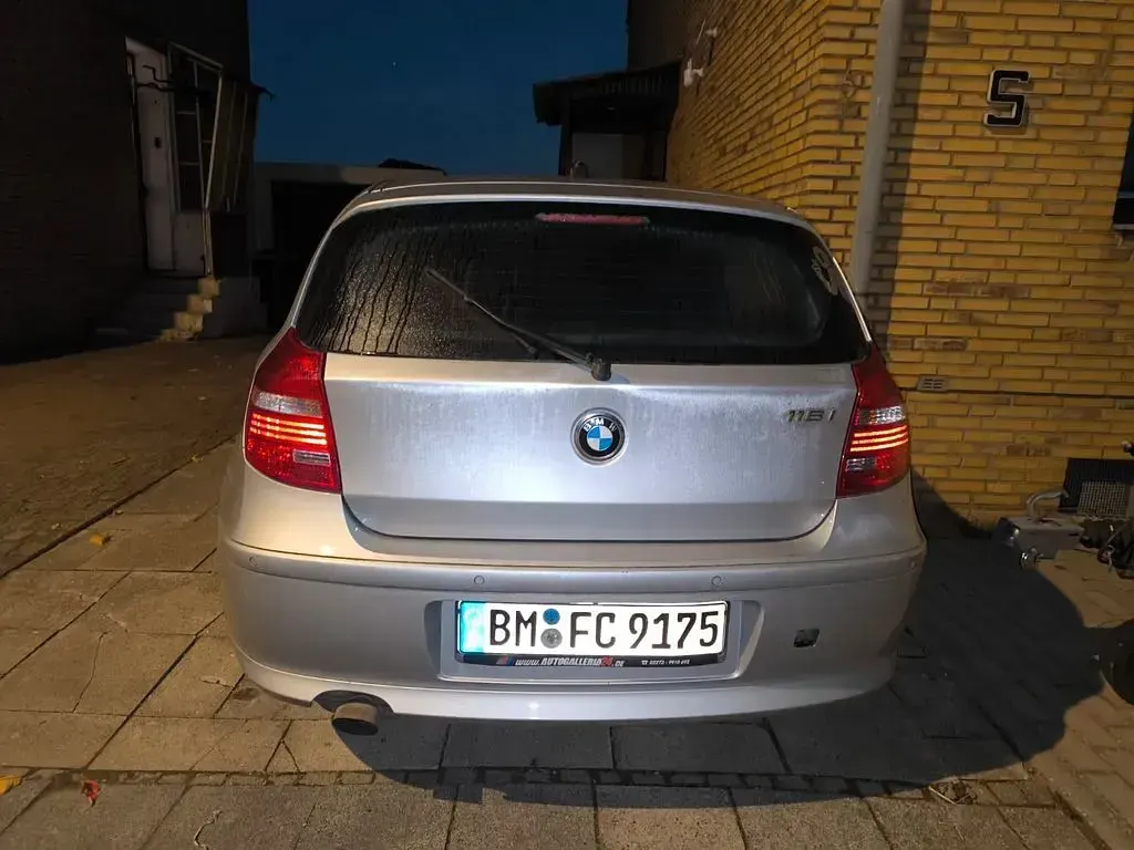 Gebraucht BMW 116 Sport Line 122 PS (89 kW) 2010 Silber Kleinwagen