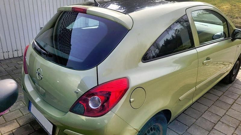 Gebraucht Opel Corsa 80 PS (58 kW) 2007 Grün Kleinwagen