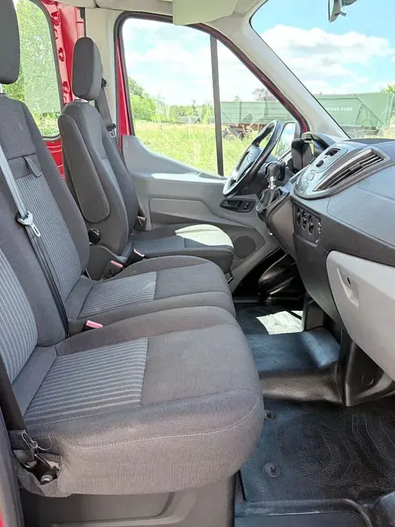Gebraucht Ford Transit Trend 105 PS (77 kW) 2018 Rot Kombi