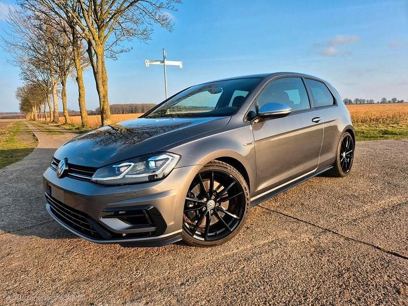 Gebraucht VW Golf VII R 310 PS (228 kW) 2018 Grau Limousine