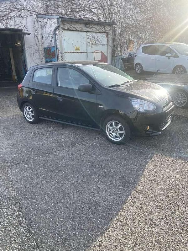 Gebraucht 2016 Mitsubishi Space Star Limousine | 2.950 € (Fairer Preis) - Bild 1/4