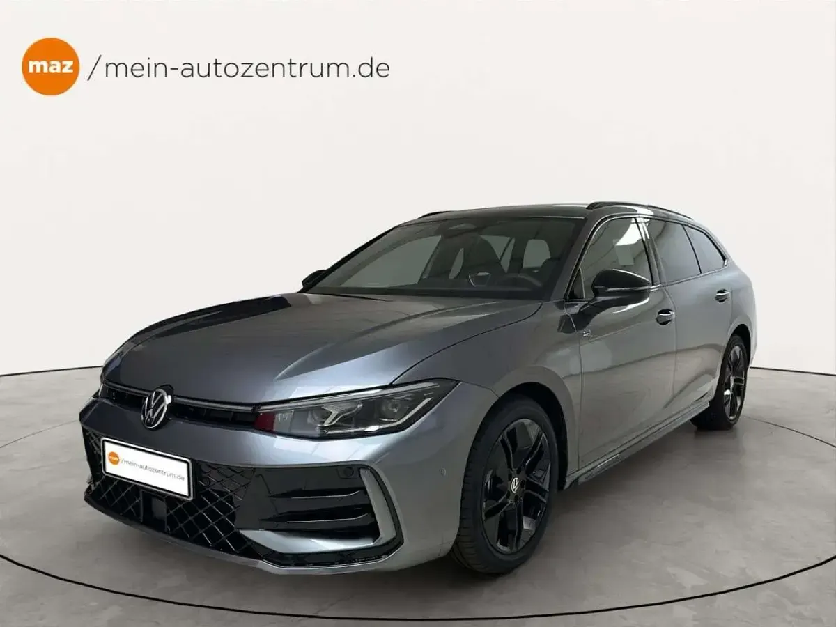 Gebraucht VW Passat R-line 150 PS (110 kW) 2026 Diabasgrau Kombi