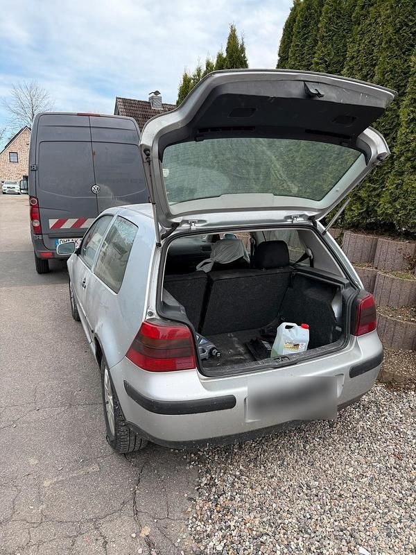Gebraucht VW Golf IV 55 PS (40 kW) 2001 Silber Kleinwagen