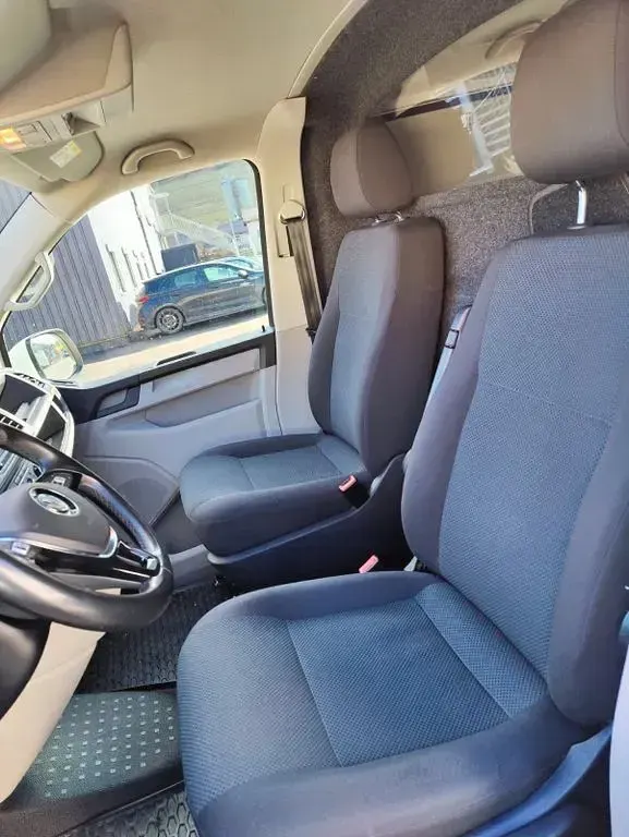 Second-hand VW Transporter 150 CP (110 kW) 2018 Alb Van
