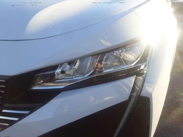 Gebraucht Peugeot 408 Allure 131 PS (96 kW) 2024 Weiß metallic