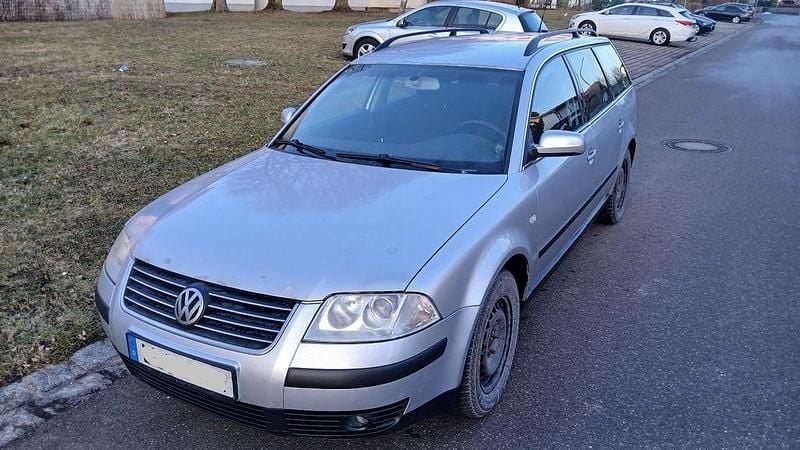 Silber Gebraucht 2004 VW Passat Limousine | 1.250 € (Guter Preis) - Bild 1/4
