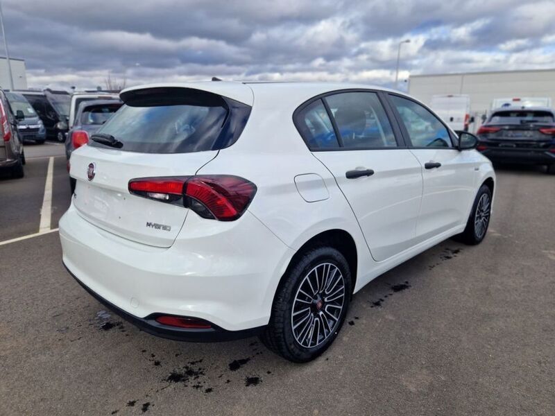 Usata Fiat Tipo Cross 131 CV (96 kW) 2024 Bianco Berlina