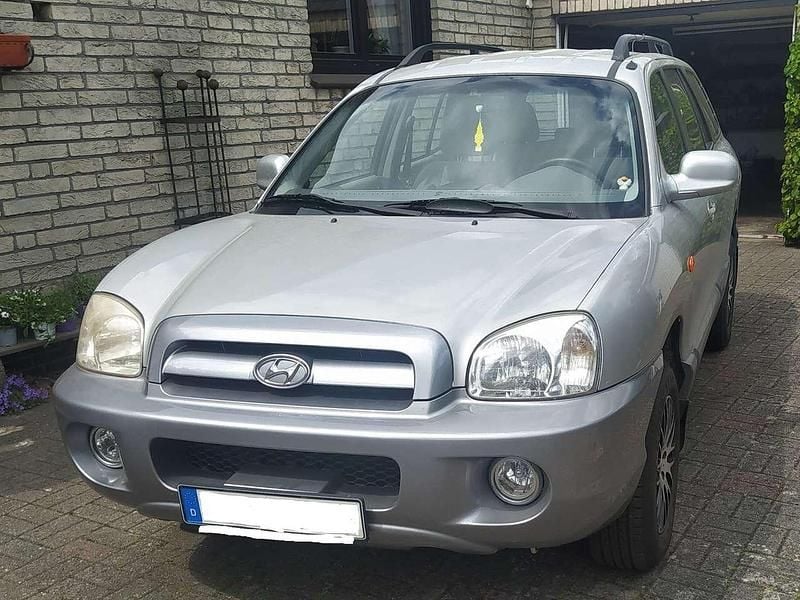 Silber Gebraucht 2005 Hyundai Santa Fe GLS SUV | 3.250 € (Fairer Preis) - Bild 1/4