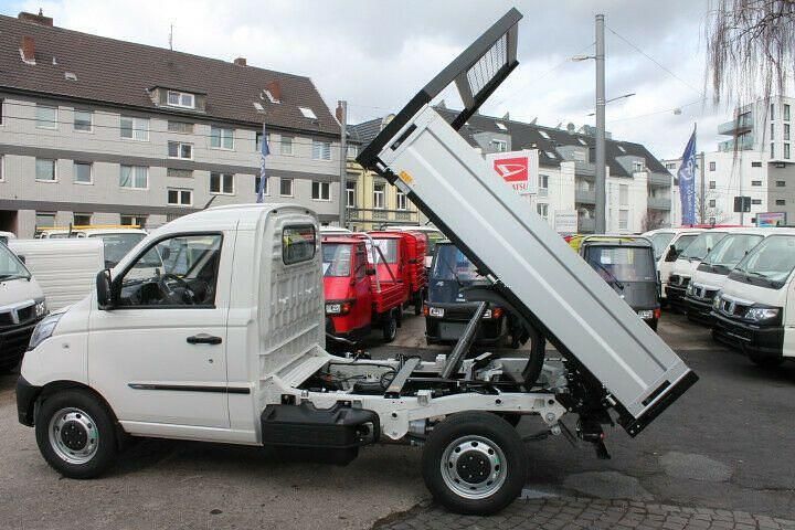 Neu Piaggio Porter 106 PS (77 kW) 2025 Weiß SUV