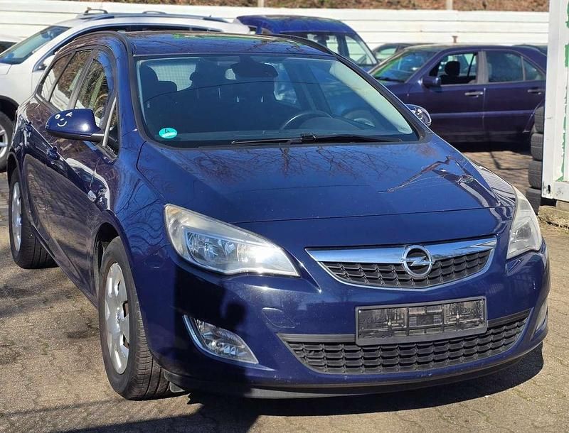 Gebraucht Opel Astra Edition 110 PS (80 kW) 2012 Royal blau (s2) Kombi