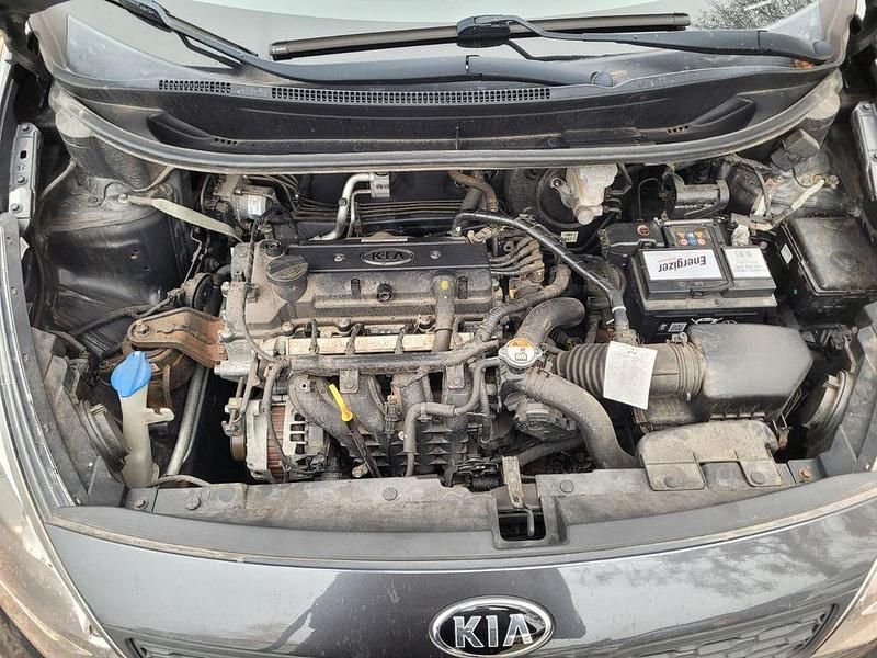 Gebraucht Kia Rio 86 PS (63 kW) 2014 Grau Limousine