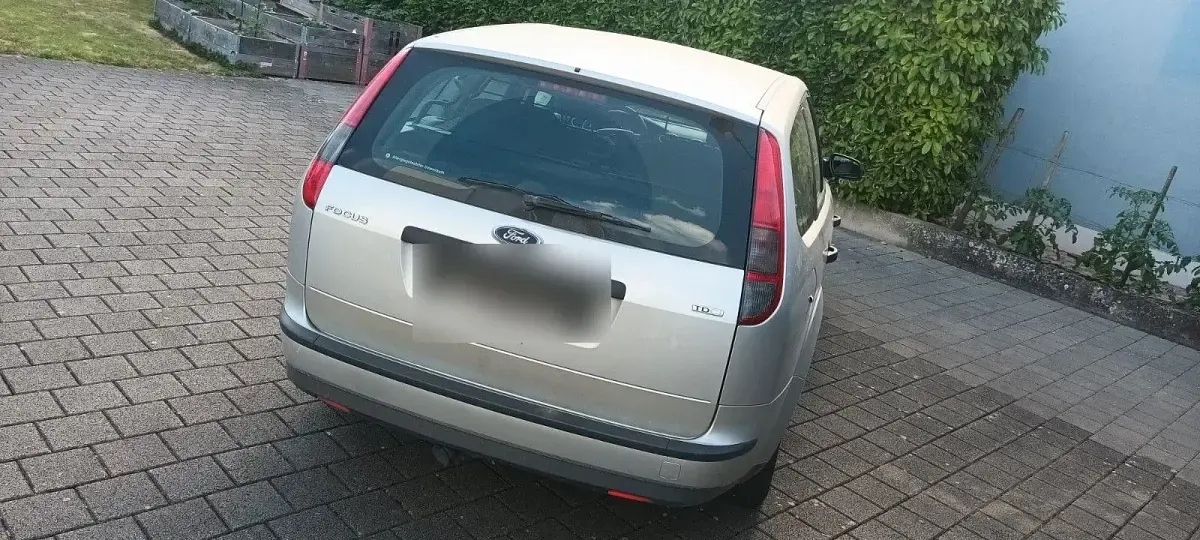 Gebraucht Ford Focus Ambiente 109 PS (80 kW) 2005 Grau Kombi