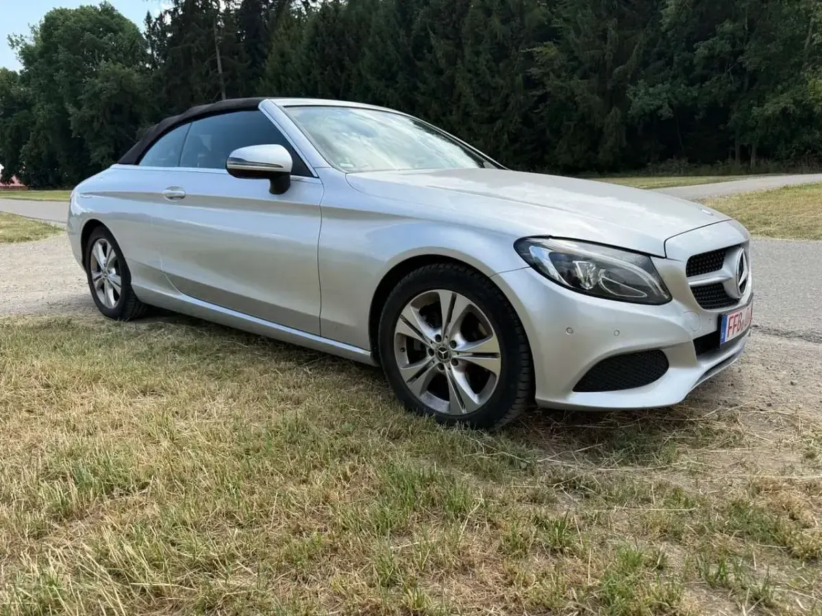 Gebraucht Mercedes C220 170 PS (125 kW) 2017 Iridiumsilber Cabrio