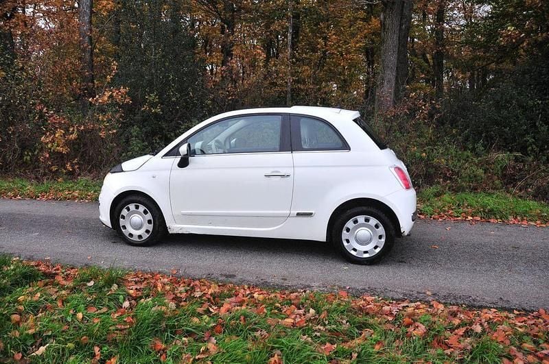 Gebraucht Fiat 500 Lounge 69 PS (50 kW) 2013 Weiß Kleinwagen