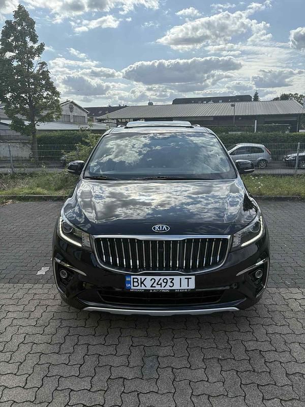 Schwarz Gebraucht 2018 Kia Carnival Van / Kleinbus | 20.500 € - Bild 1/4