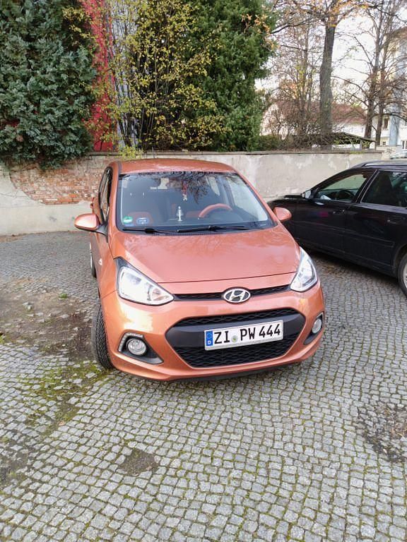 Gebraucht Hyundai i10 Edition 87 PS (63 kW) 2014 Orange Kleinwagen