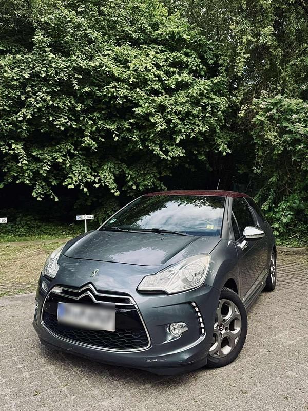 Grau Gebraucht 2012 Citroën DS3 Kleinwagen | 3.759 € (Fairer Preis) - Bild 1/4
