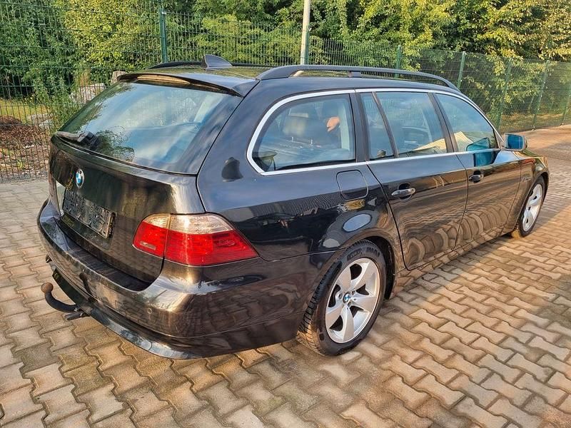 Gebraucht BMW 523 177 PS (130 kW) 2007 Schwarz Kombi