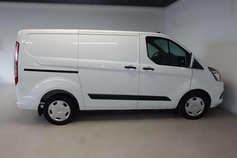 Gebraucht Ford Transit Custom 131 PS (96 kW) 2021 Frostweiß Van / Kleinbus