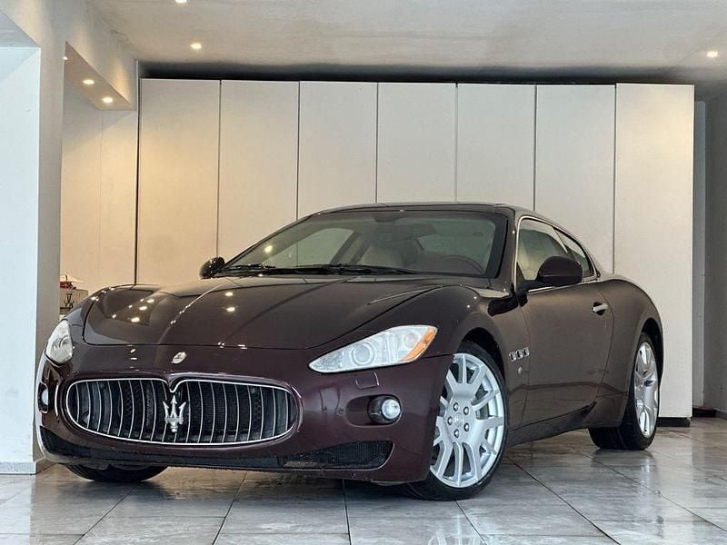 Rot Gebraucht 2009 Maserati Granturismo Coupé | 24.990 € - Bild 1/4