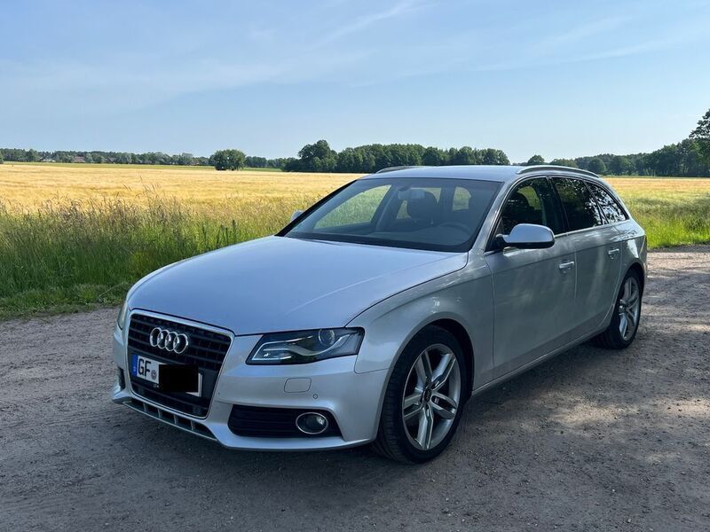 Silber Gebraucht 2011 Audi A4 Ambition Kombi | 5.750 € (Guter Preis) - Bild 1/4
