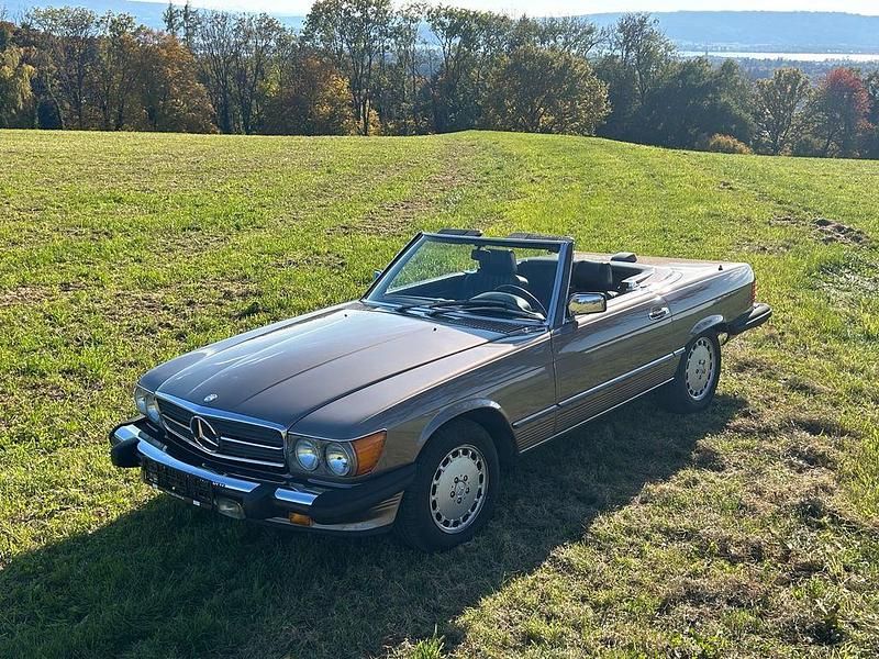 Gebraucht Mercedes 560 231 PS (169 kW) 1987 Gold Cabrio