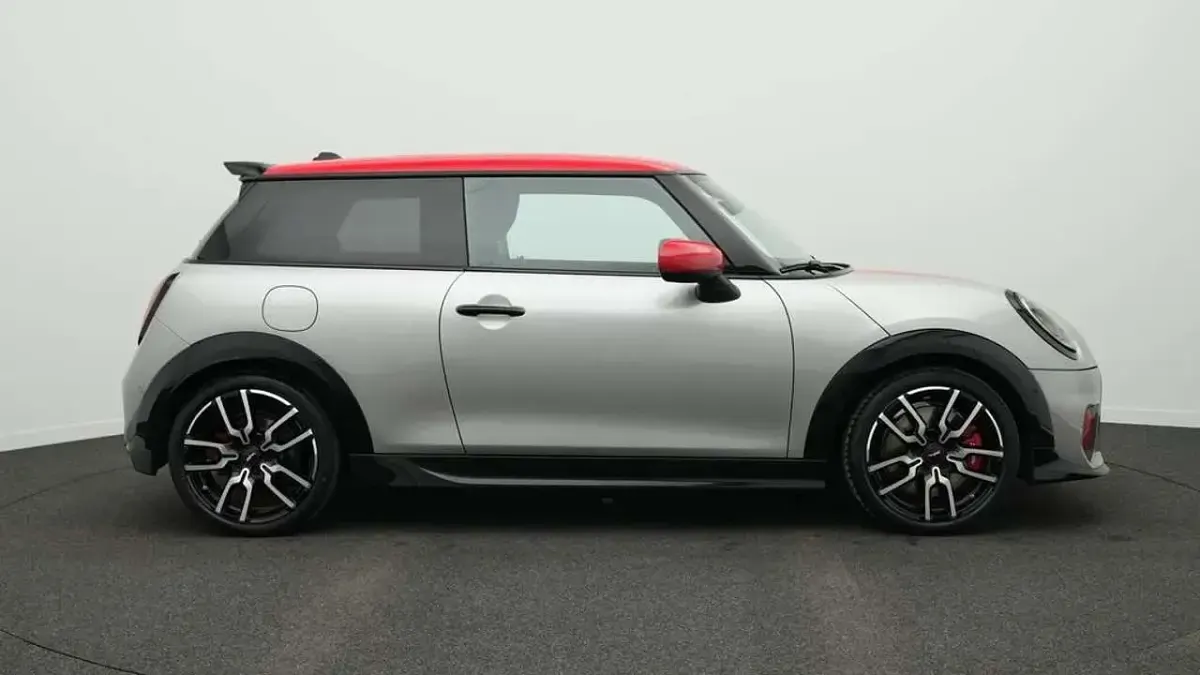 Gebraucht Mini John Cooper Works 231 PS (169 kW) 2025 Grau Kleinwagen
