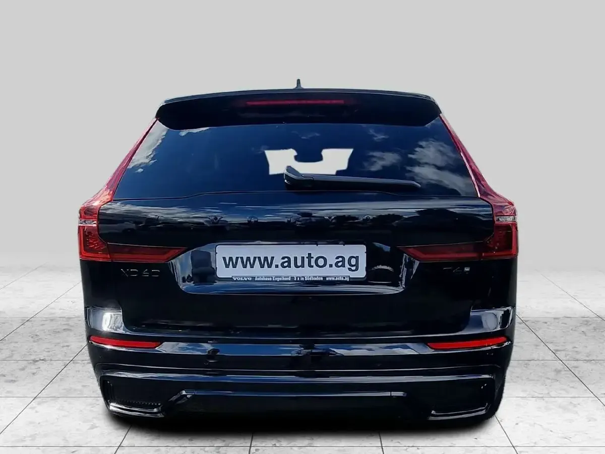 Nowe Volvo XC60 349 KM (256 kW) 2026 Czarny SUV