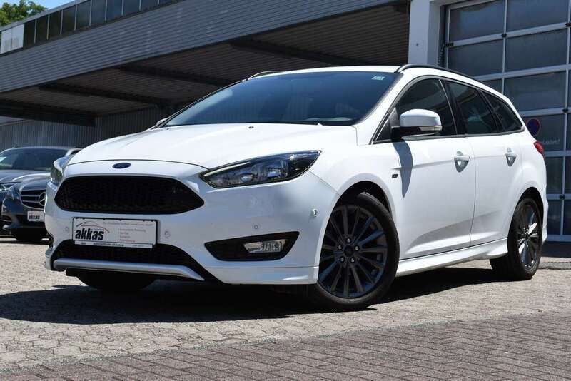 Frostweiß Gebraucht 2018 Ford Focus ST-Line Kombi | 10.900 € (Guter Preis) - Bild 1/4