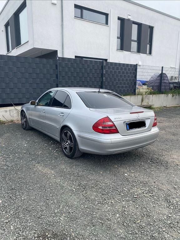 Gebraucht Mercedes E320 204 PS (150 kW) 2004 Silber Limousine