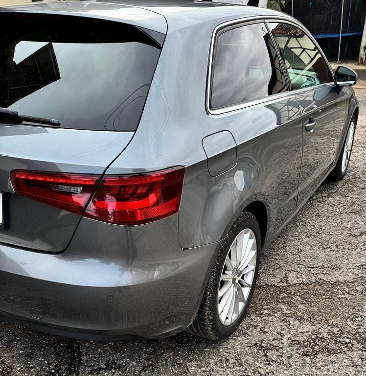 Gebraucht Audi A3 Sport 122 PS (89 kW) 2013 Grau Limousine