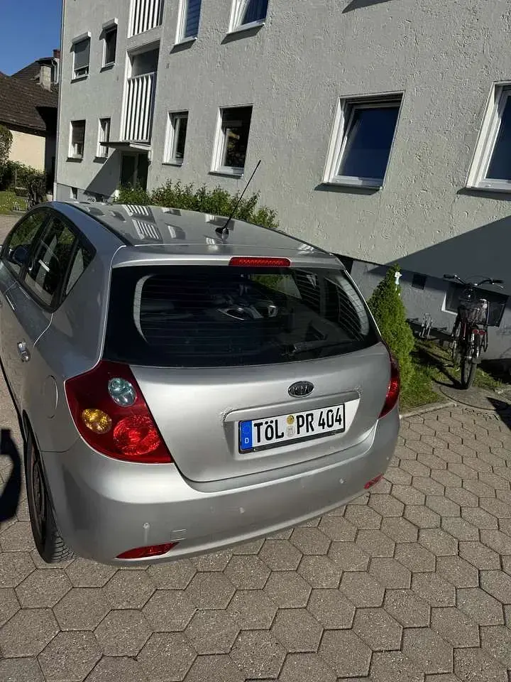 Second-hand Kia Ceed EX 122 CP (89 kW) 2007 Hatchback