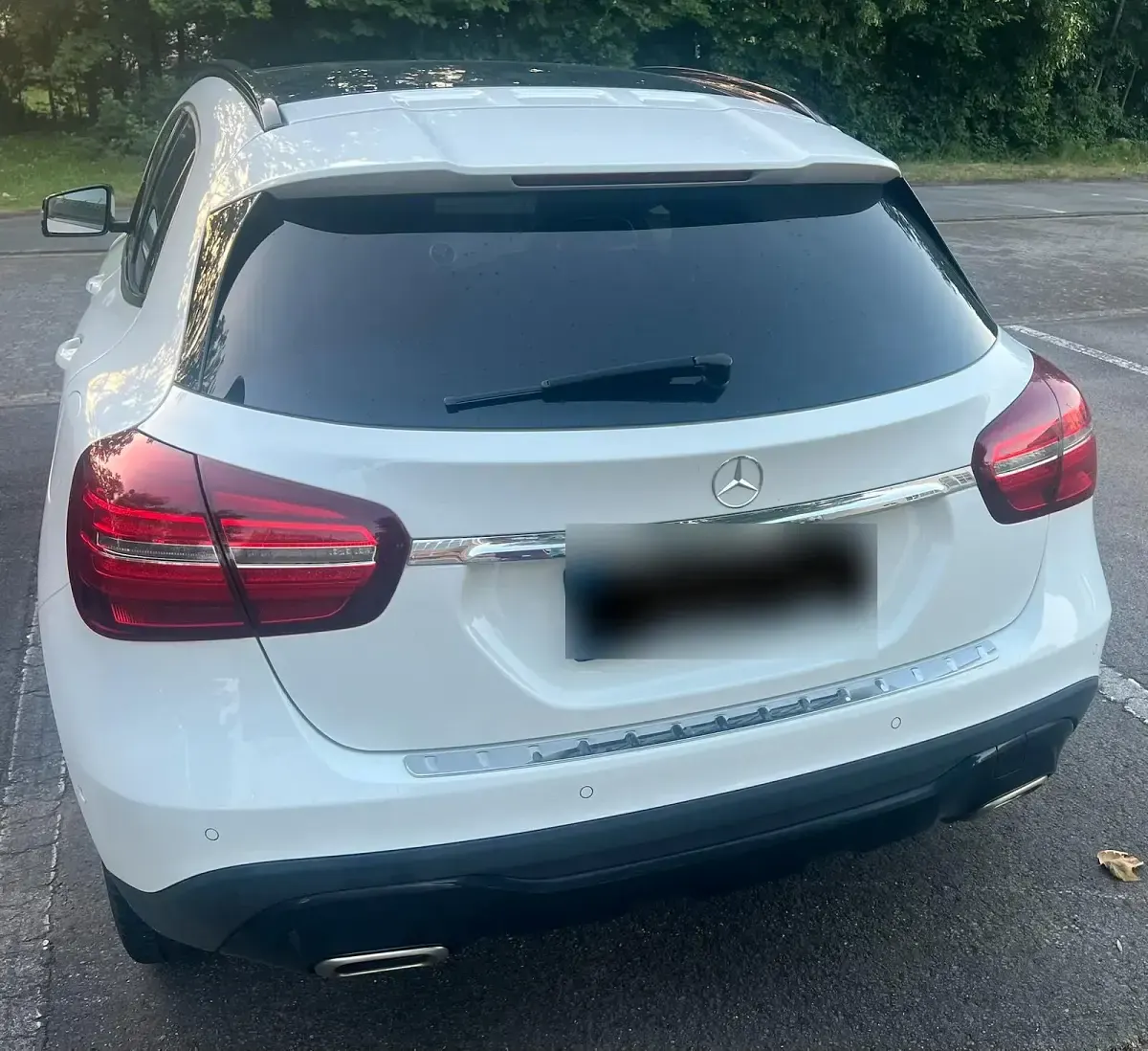 Gebraucht Mercedes GLA180 Night 122 PS (89 kW) 2018 Weiß SUV