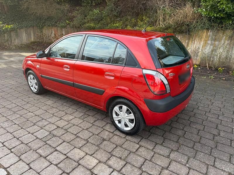 Gebraucht Kia Rio 97 PS (71 kW) 2005 Rot Kleinwagen