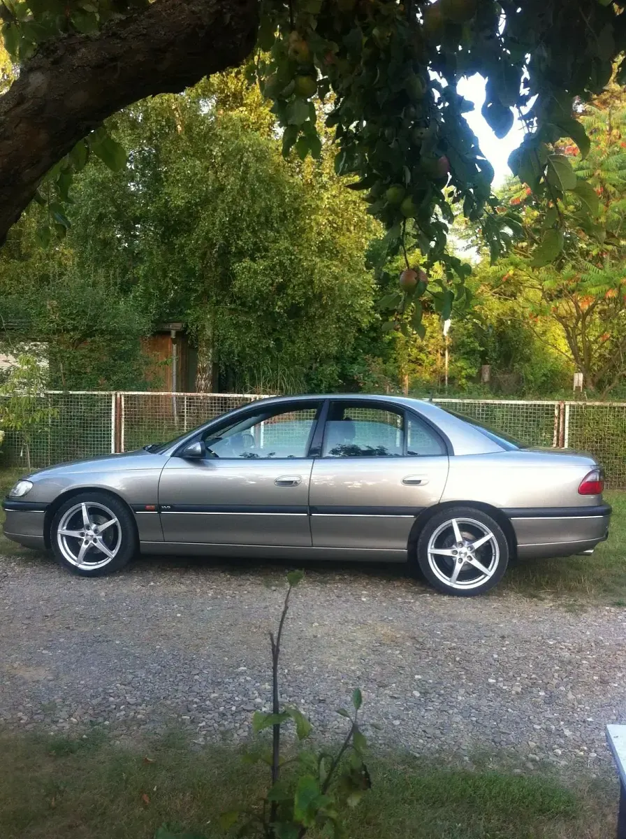 Gebraucht Opel Omega 211 PS (155 kW) 1997 Andere farben Limousine