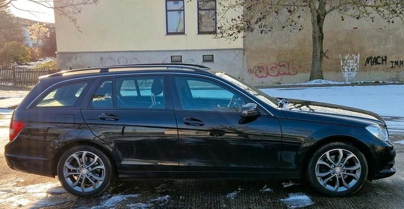 Gebraucht Mercedes C220 170 PS (125 kW) 2012 Schwarz Kombi