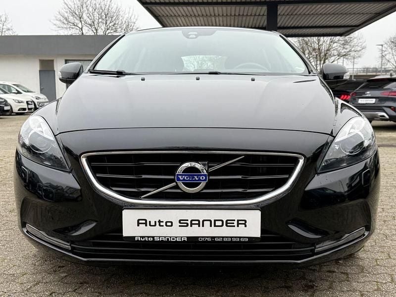 Gebraucht Volvo V40 You! 120 PS (88 kW) 2015 Schwarz Limousine