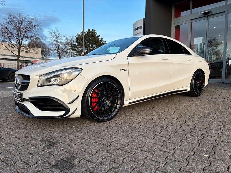 Weiß Gebraucht 2018 Mercedes CLA45 AMG AMG Limousine | 31.900 € (Etwas zu teuer) - Bild 1/4