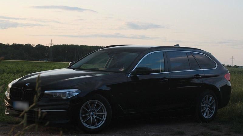 Gebraucht BMW 520 190 PS (139 kW) 2018 Schwarz Kombi
