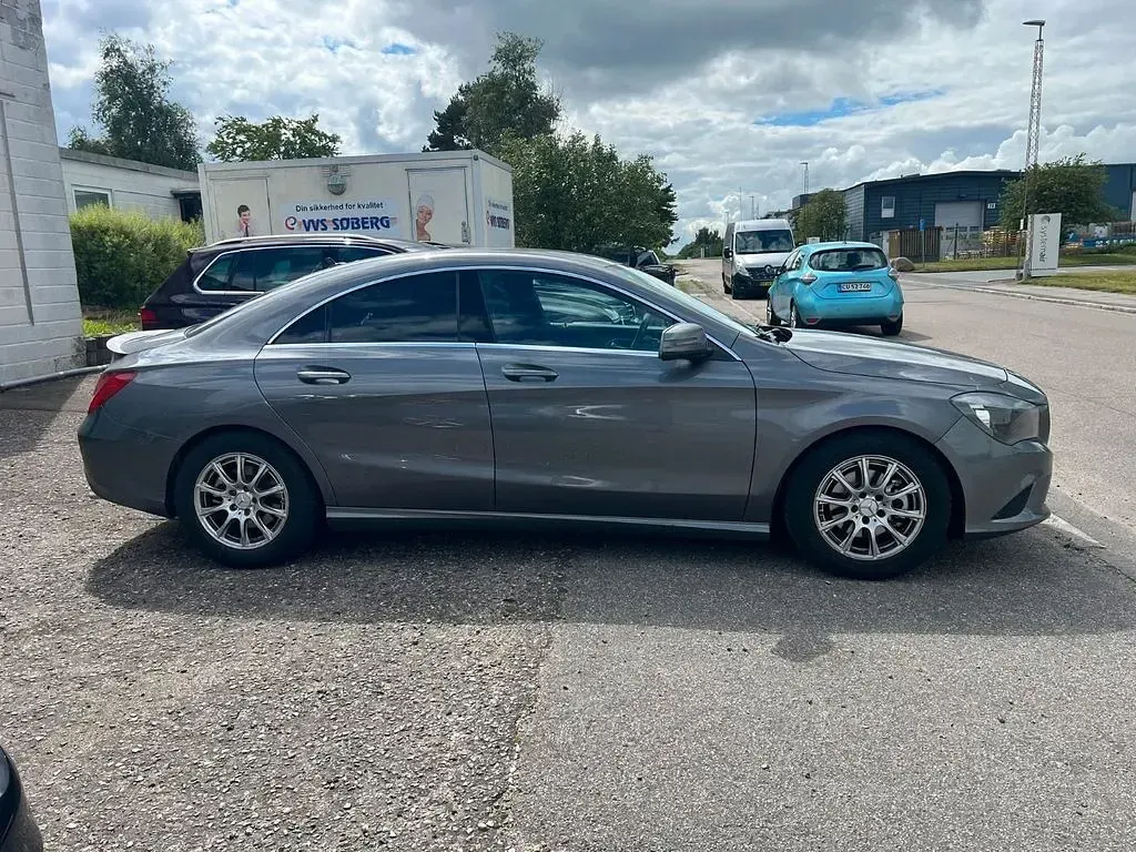 Gebraucht Mercedes CLA200 136 PS (100 kW) 2015 Grau Coupé