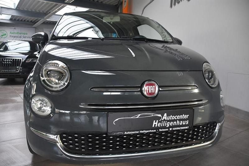 Grau Gebraucht 2017 Fiat 500 Lounge Kleinwagen | 7.580 € (Fairer Preis) - Bild 1/4
